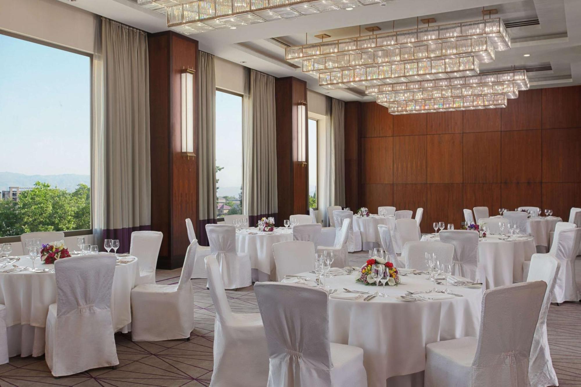 Hilton Dușanbe Exterior foto